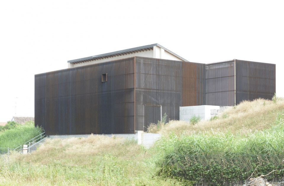 the last phase of the renovation of chiavicone bondanello by archiplan studio
