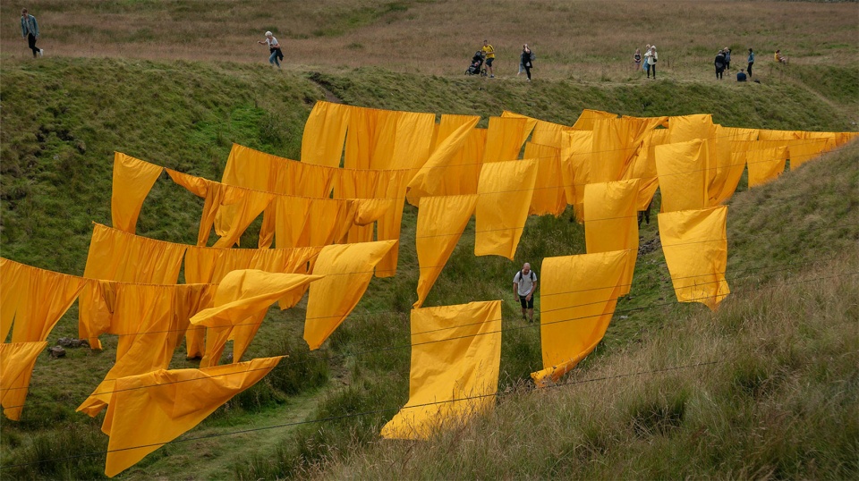 hush by steve messam 1