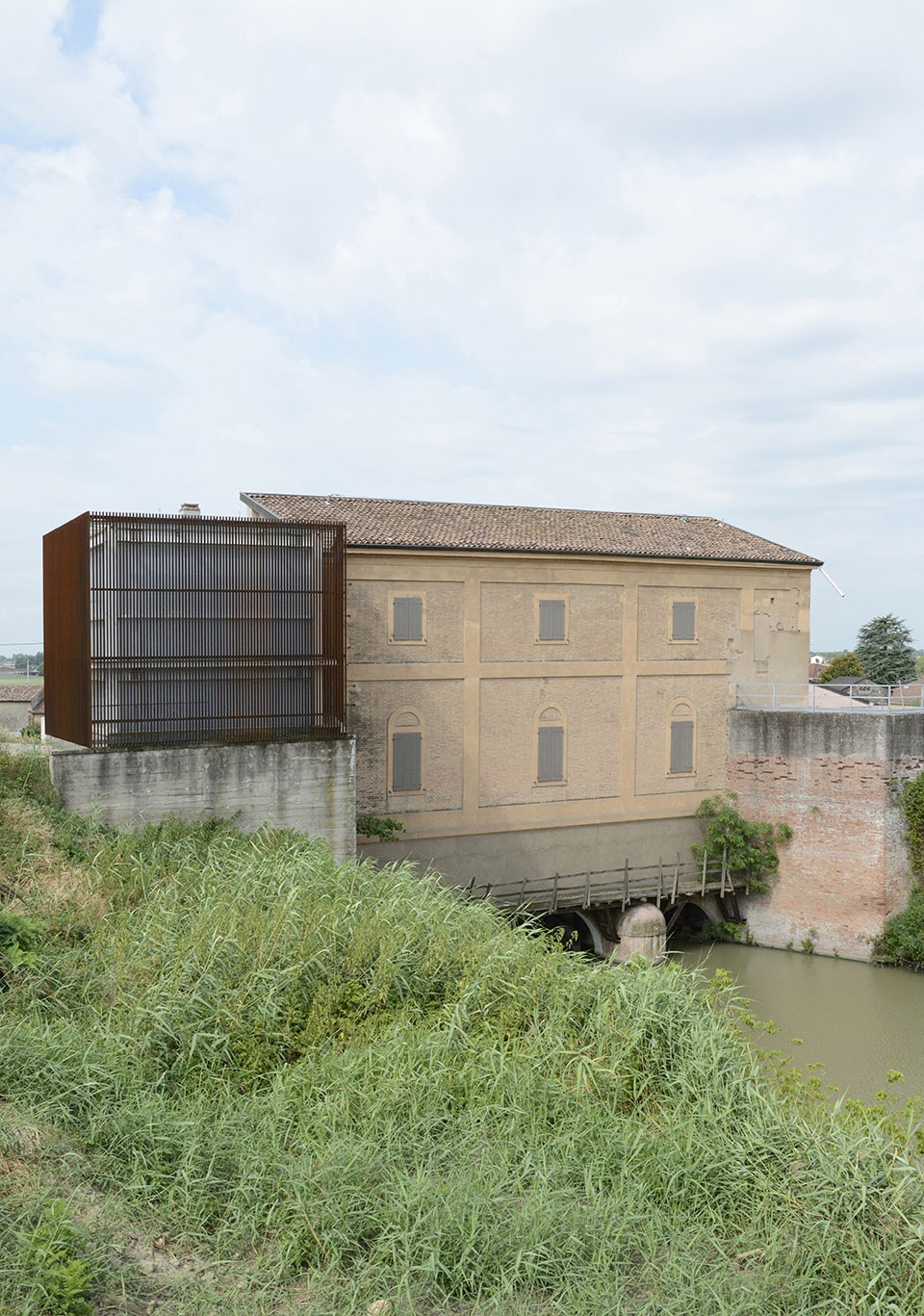 the last phase of the renovation of chiavicone bondanello by archiplan studio