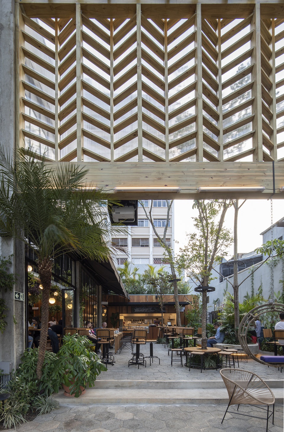 Hoegaarden Greenhouse Bar by Metamoorfose Studio