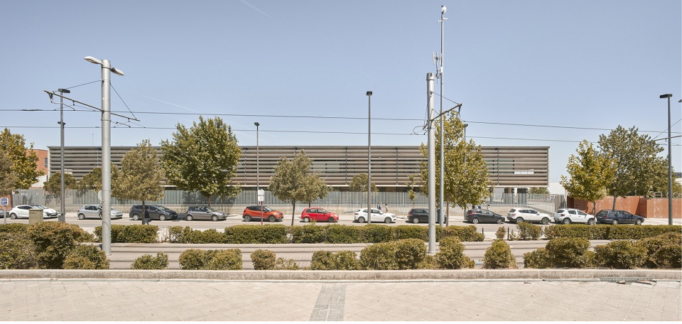 rd building inelcom s a by gradoli sanz arquitectes