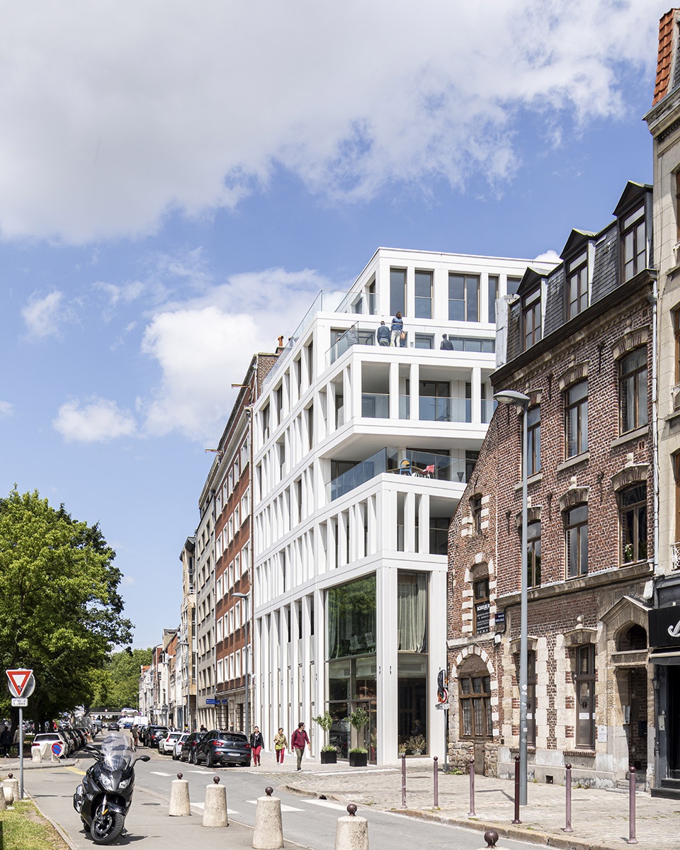 Building Le Peuple Belge by CAAU