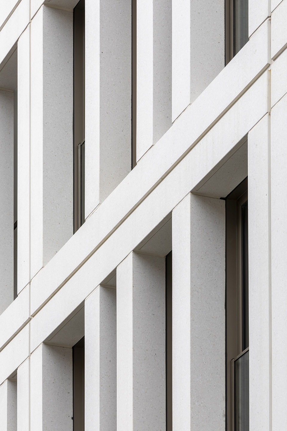 Building Le Peuple Belge by CAAU