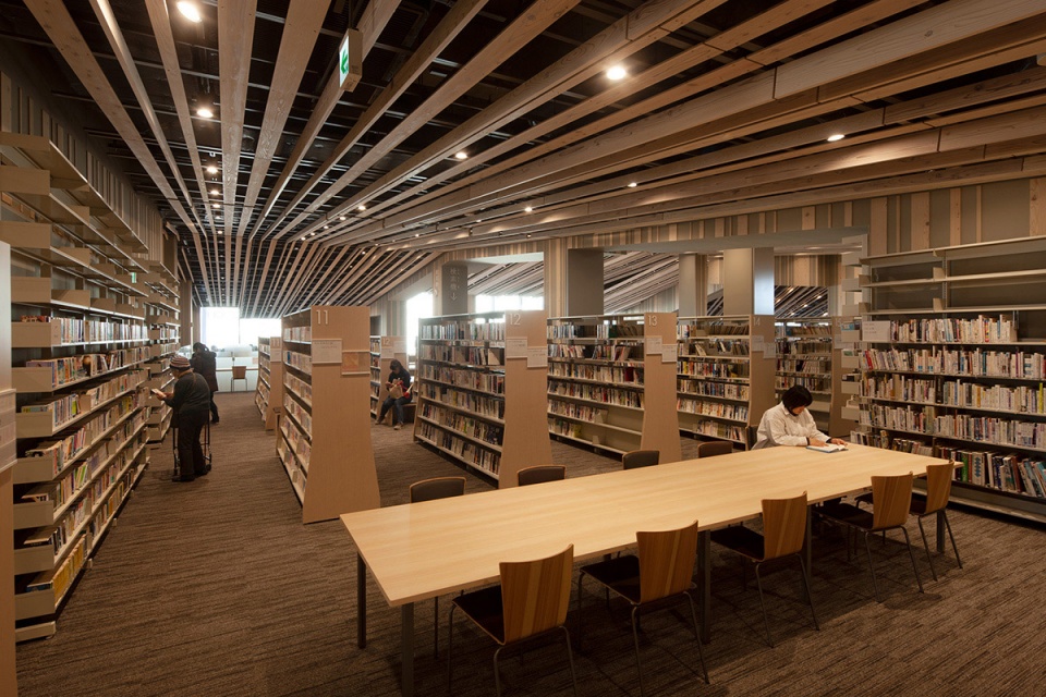 Moriyama City Library by kkaa