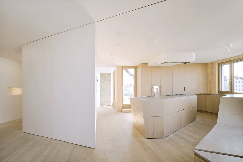 r11 roof extension maxvorstadt by pool leber architekten