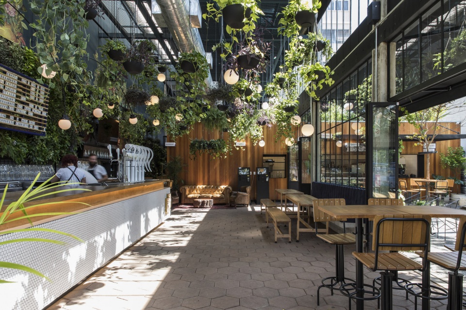 Hoegaarden Greenhouse Bar by Metamoorfose Studio