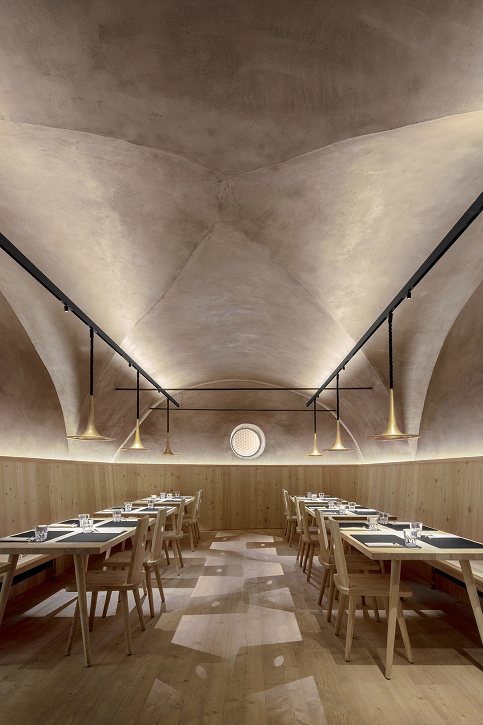 decantei tavern by pedevilla architects