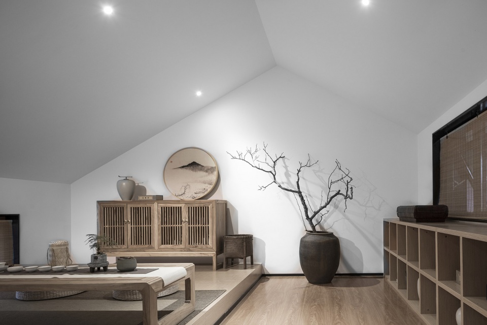 the shared village space evolution of red fruit tree small tavern by evolution design