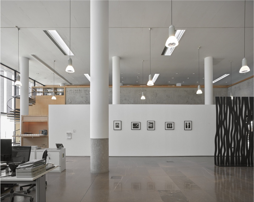 rd building inelcom s a by gradoli sanz arquitectes