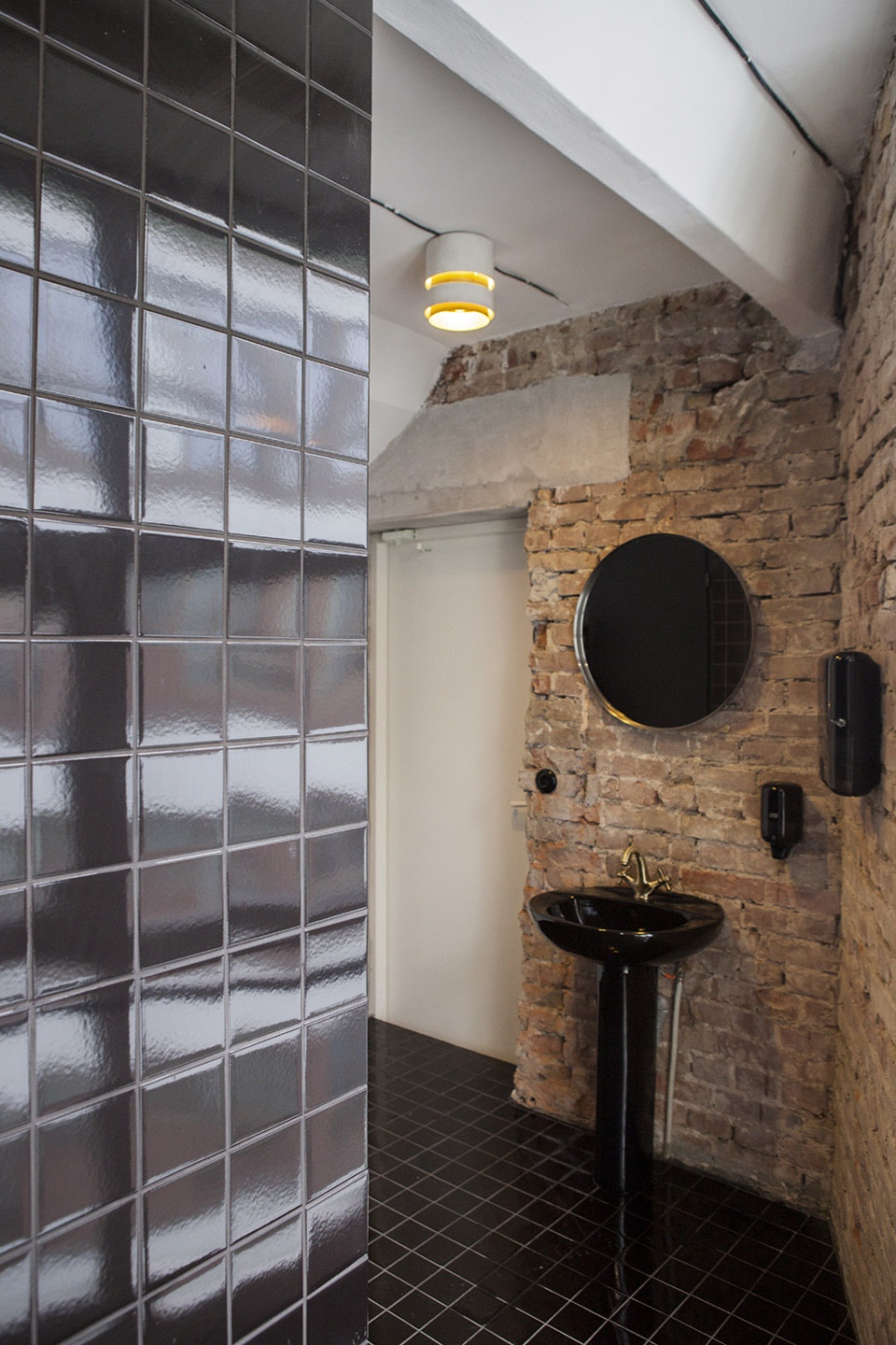 the moscow office of io and stampsy by archiproba studios