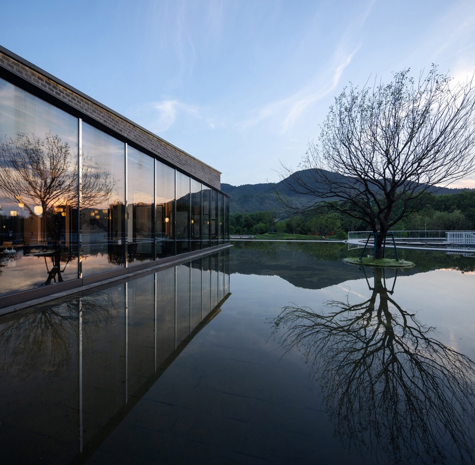 MOMA Lotus Resort Lacime Architects