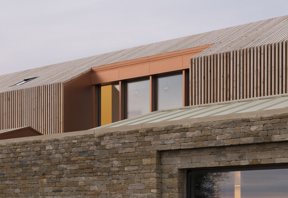 long house by bureau de change