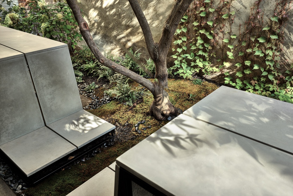 the inner courtyard by myto