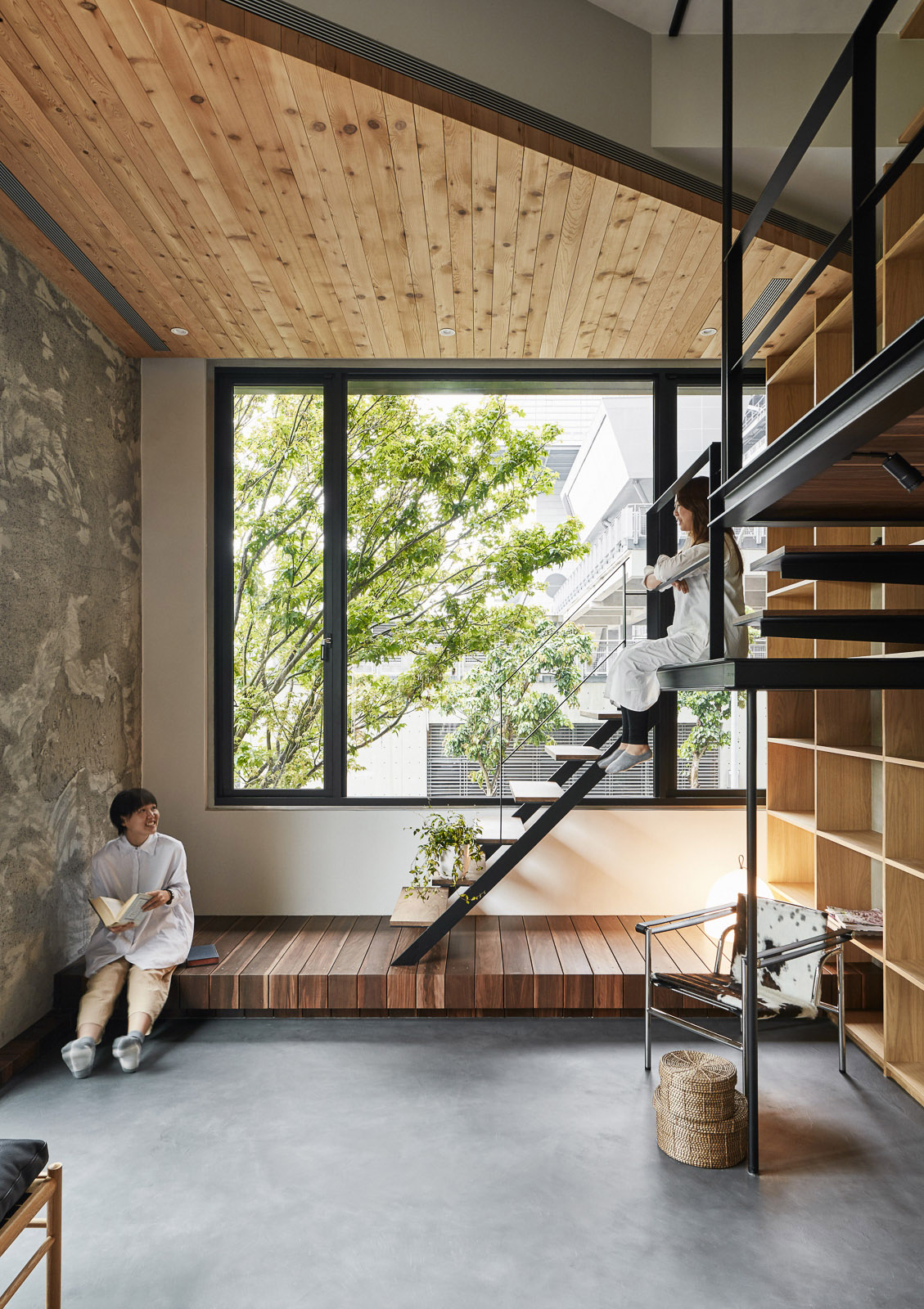 life in tree house by soar design