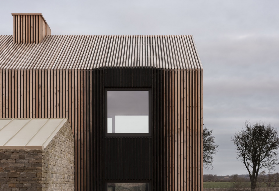 long house by bureau de change