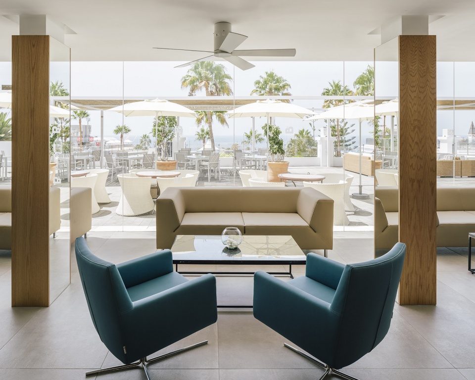 flamingo club hotel by zooco estudio