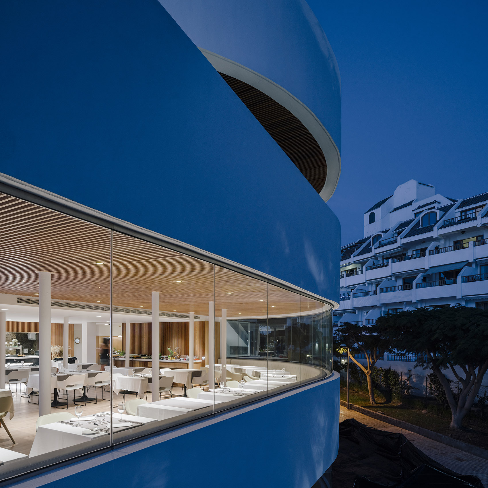 flamingo club hotel by zooco estudio