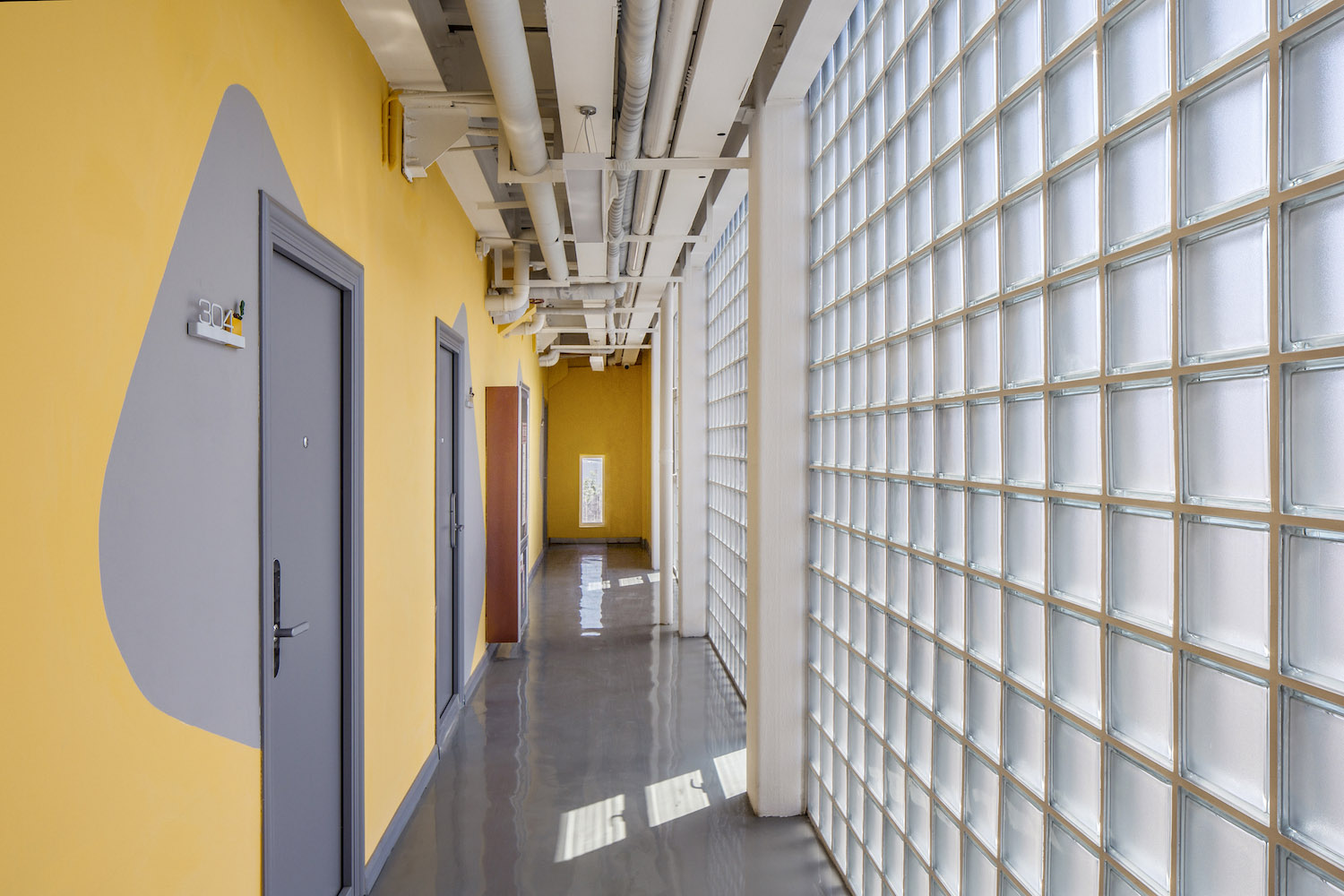 yantai chunhui road port apartment china by mat office