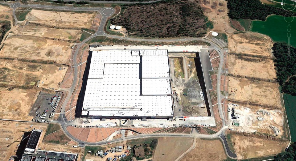 landscape project for the mango logistic center by aeland 1