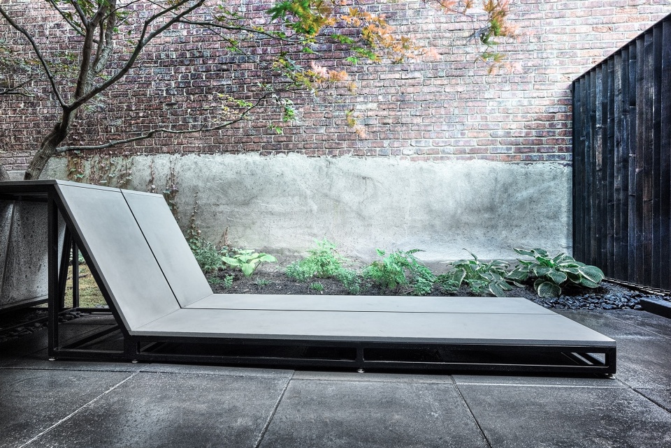 the inner courtyard by myto