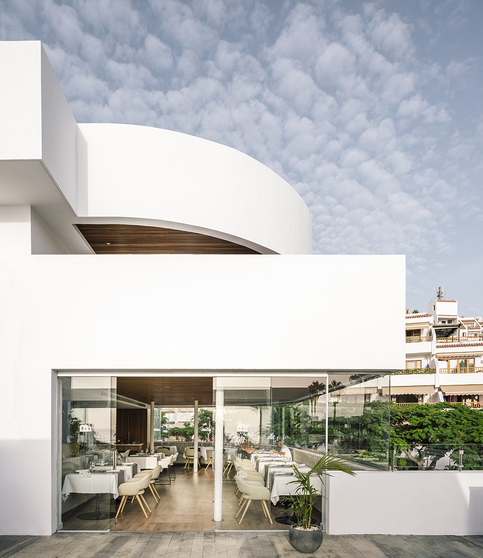 flamingo club hotel by zooco estudio