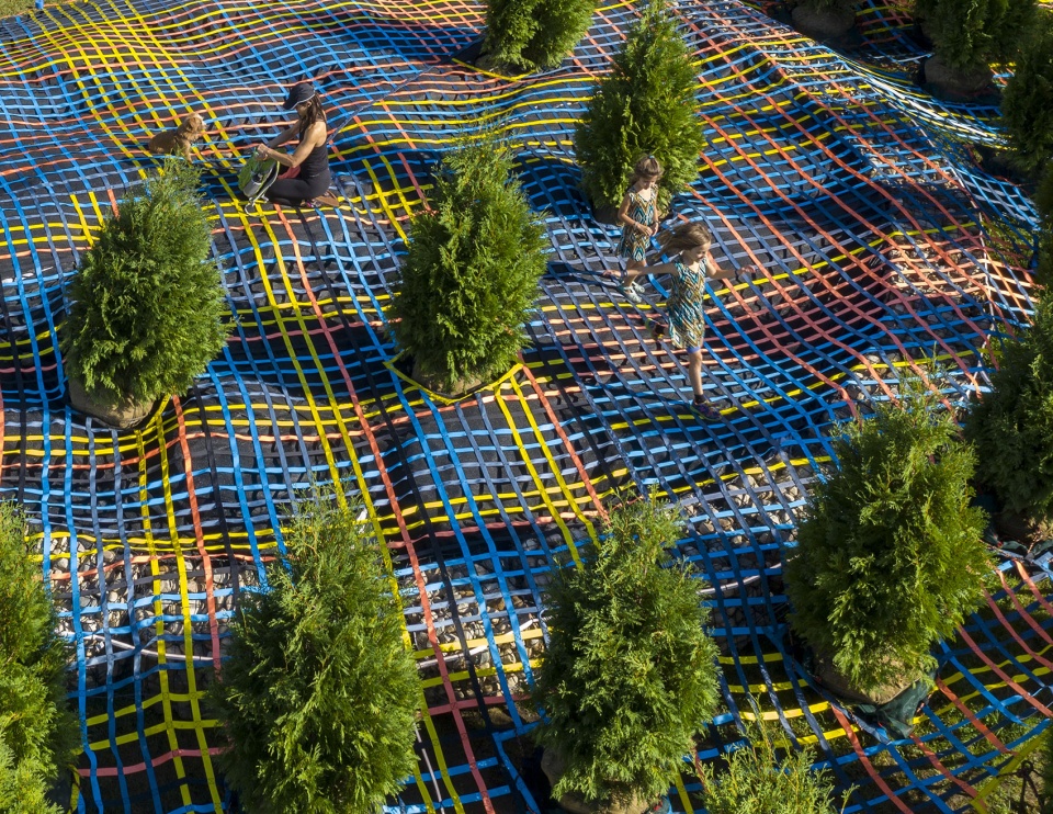 into the hedge by so il architects