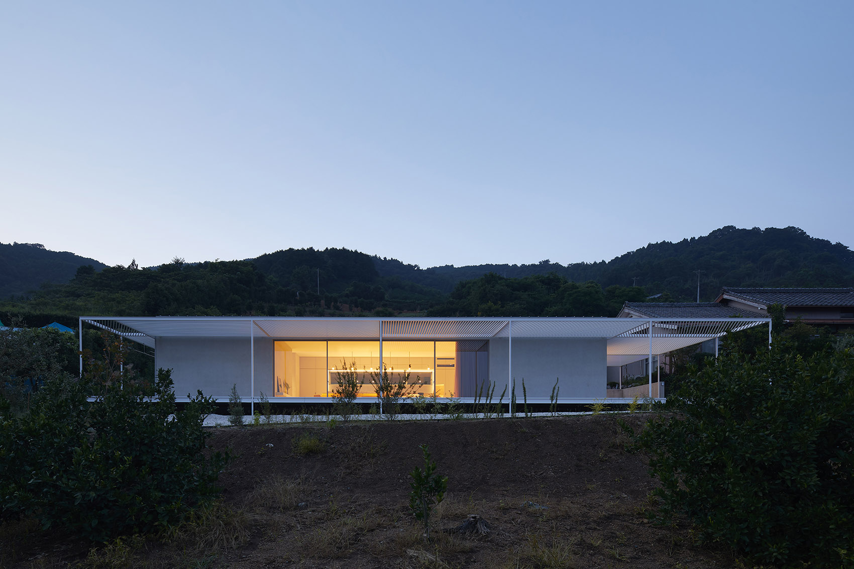 house in shiraiwa by 2id architects