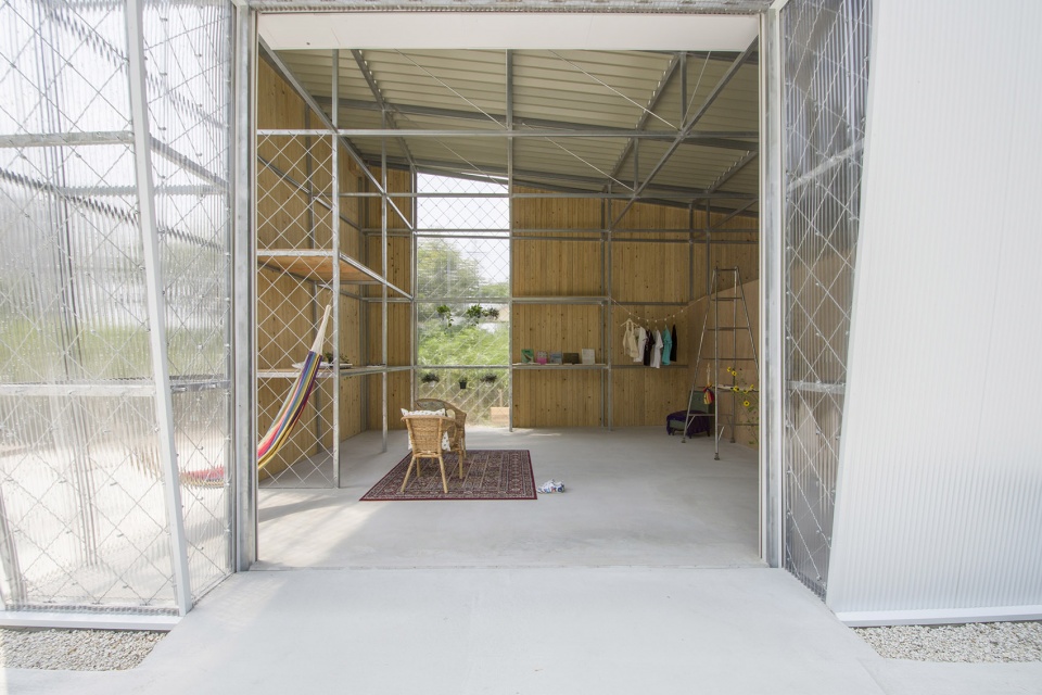 hut by takayuki kuzushima and associates