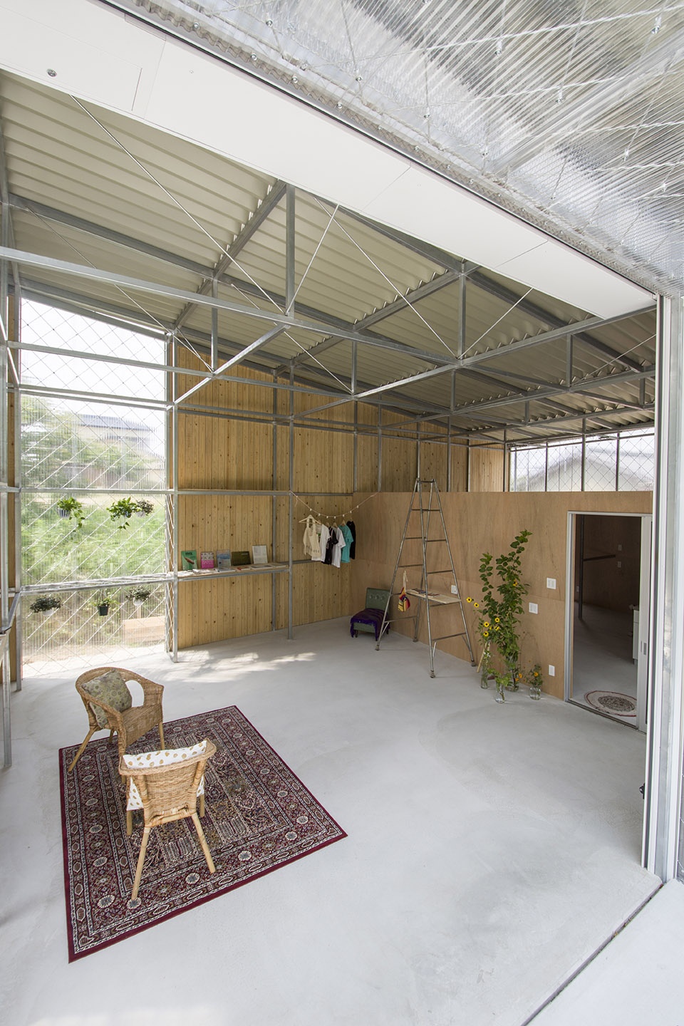 hut by takayuki kuzushima and associates