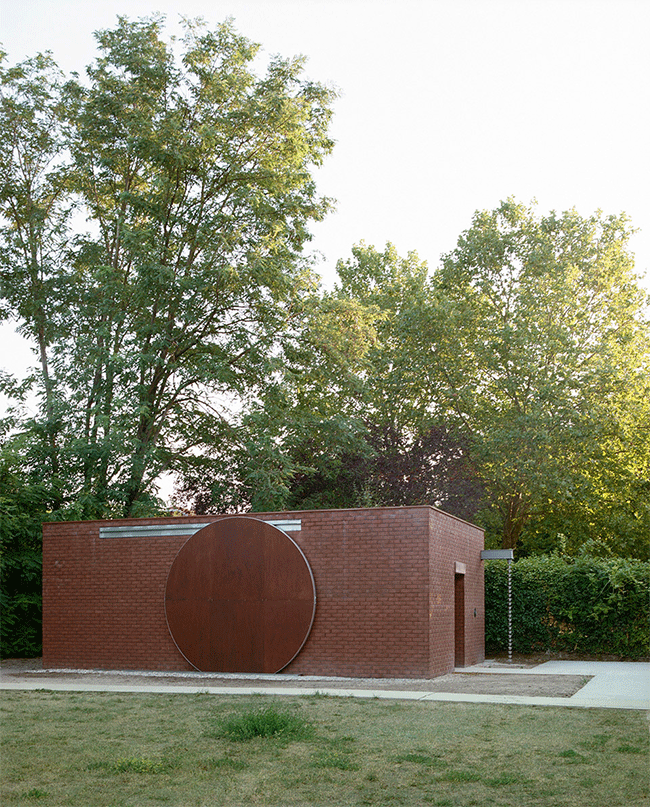 archery house by boman architectes