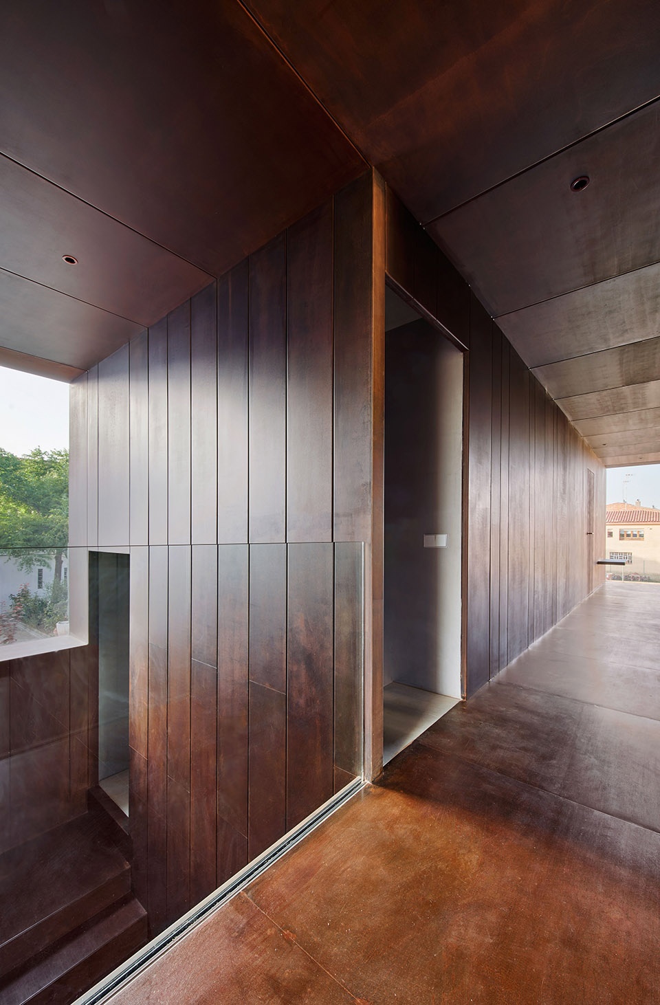 gallery house by raul sanchez architects