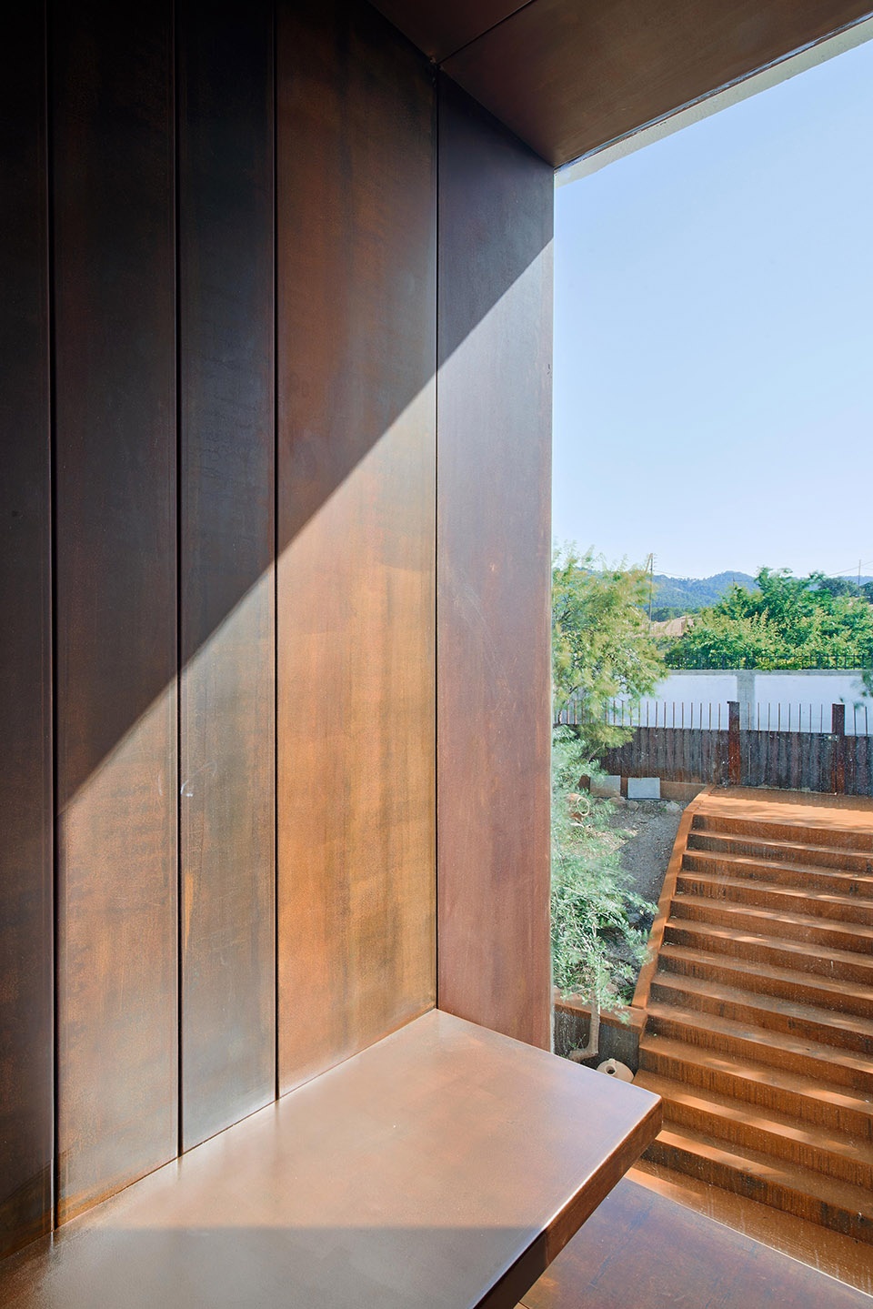 gallery house by raul sanchez architects