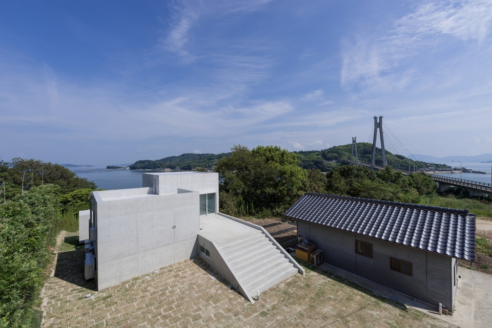 house in akitsu by kazunori fujimoto