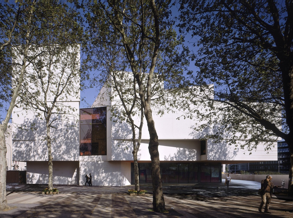 theater in montreuil by dominique coulon associes