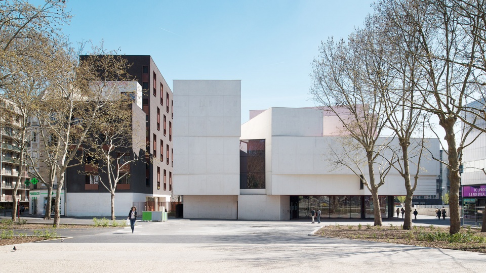theater in montreuil by dominique coulon associes