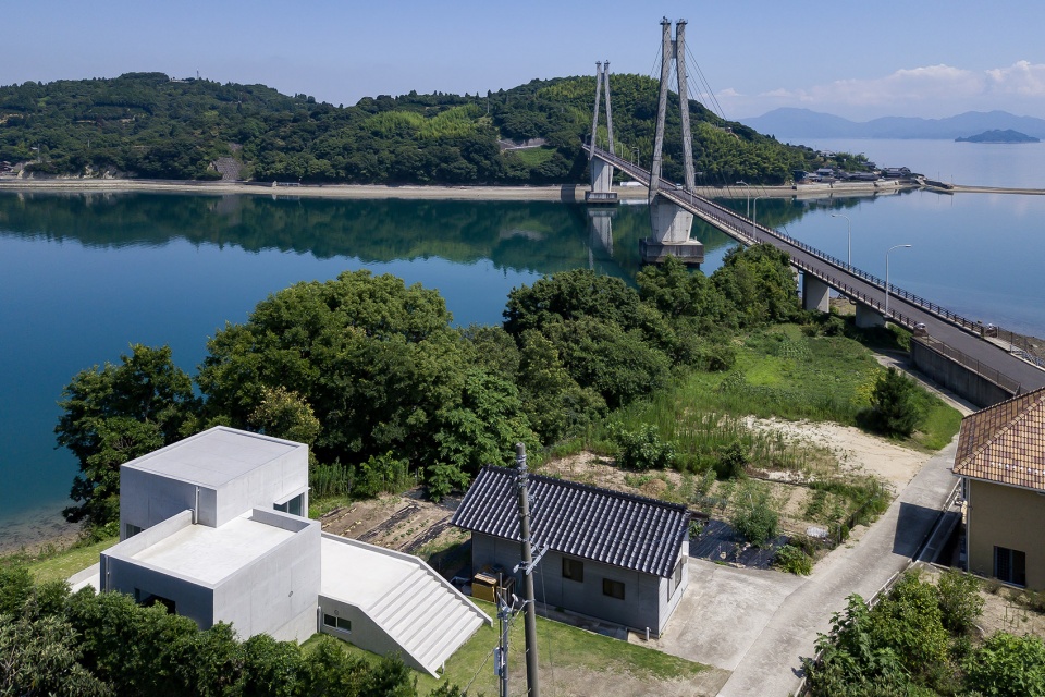 house in akitsu by kazunori fujimoto