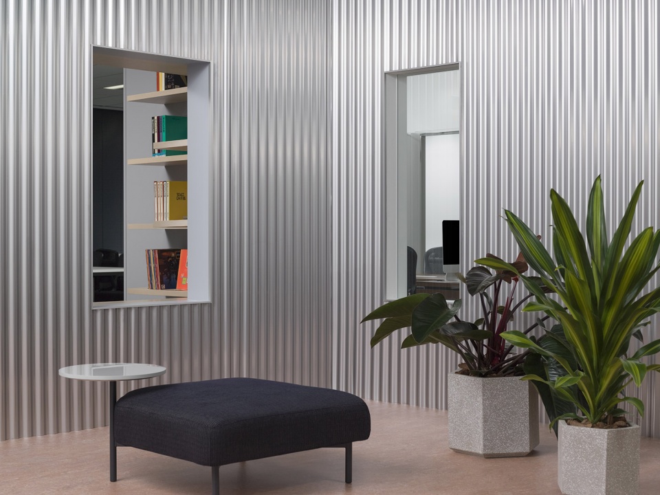 office with a patio by office shogo onodera 2id architects