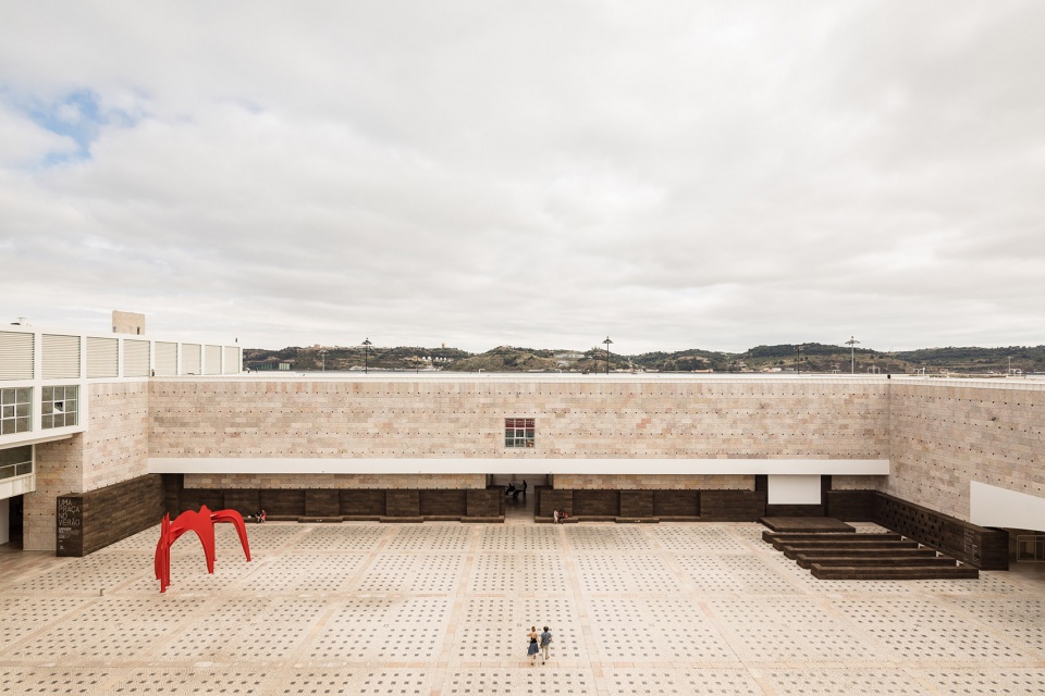 A Square in Summer cork installation by Jose Neves