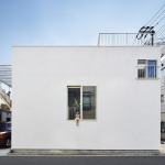 Balcony House by Takeshi Hosaka Architects