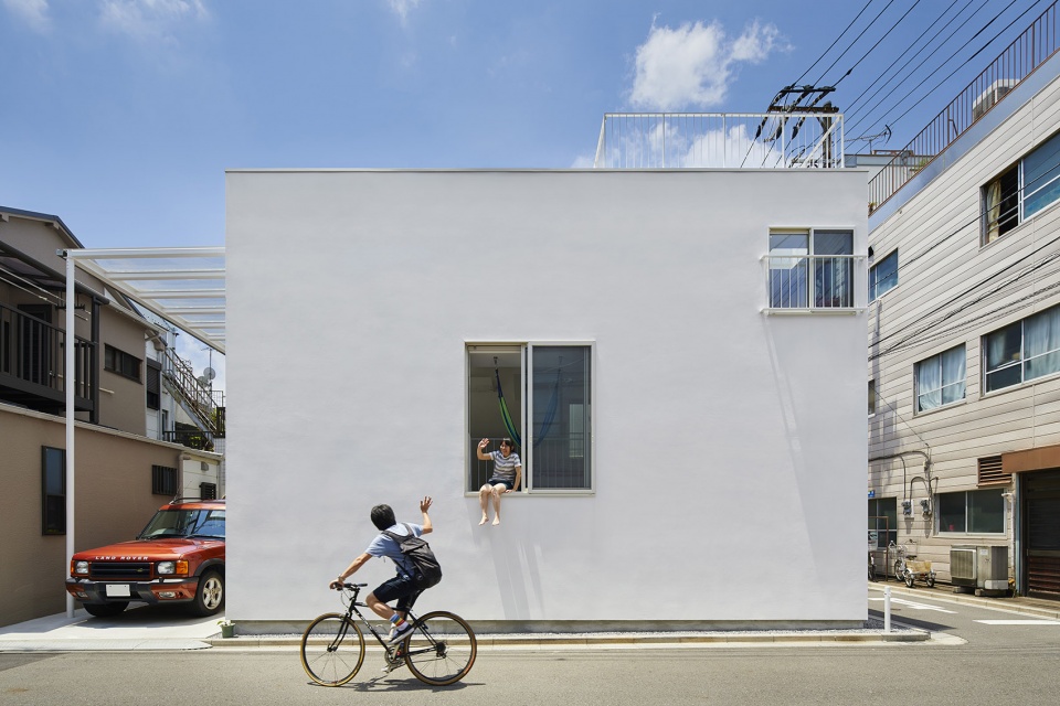 balcony house by takeshi hosaka architects