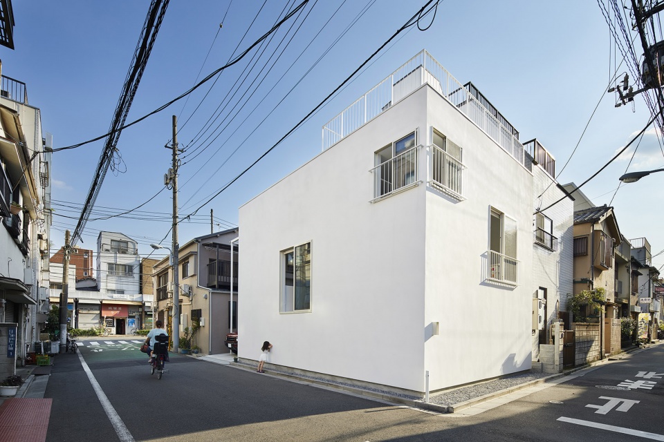 balcony house by takeshi hosaka architects