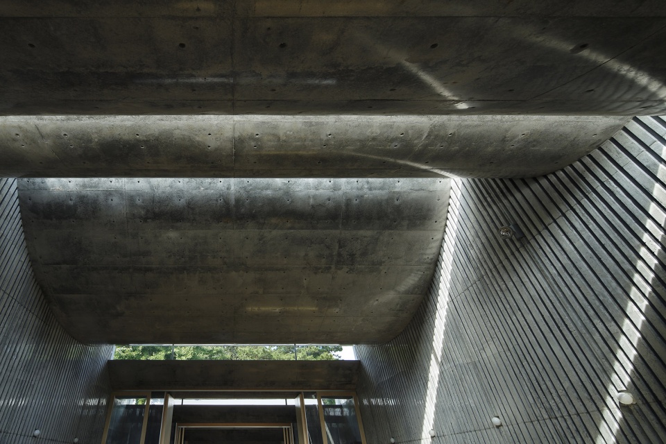 shonan christ church by takeshi hosaka architects