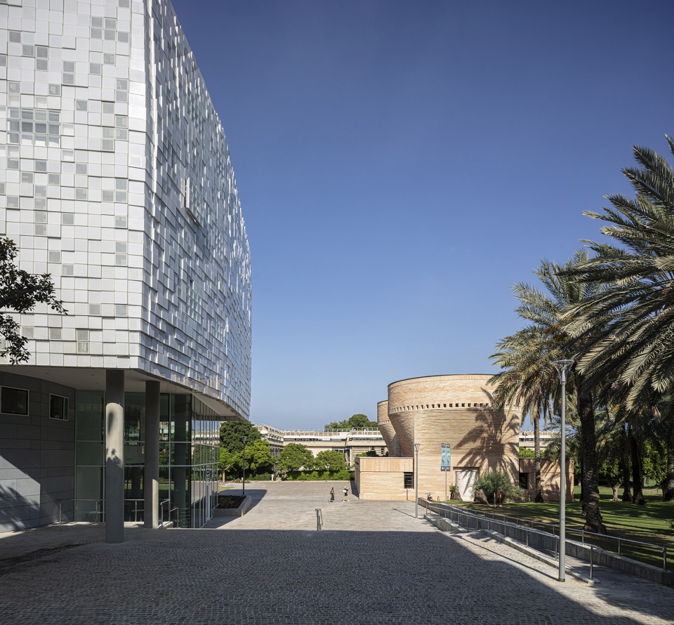 check point building by kimmel eshkolot architects