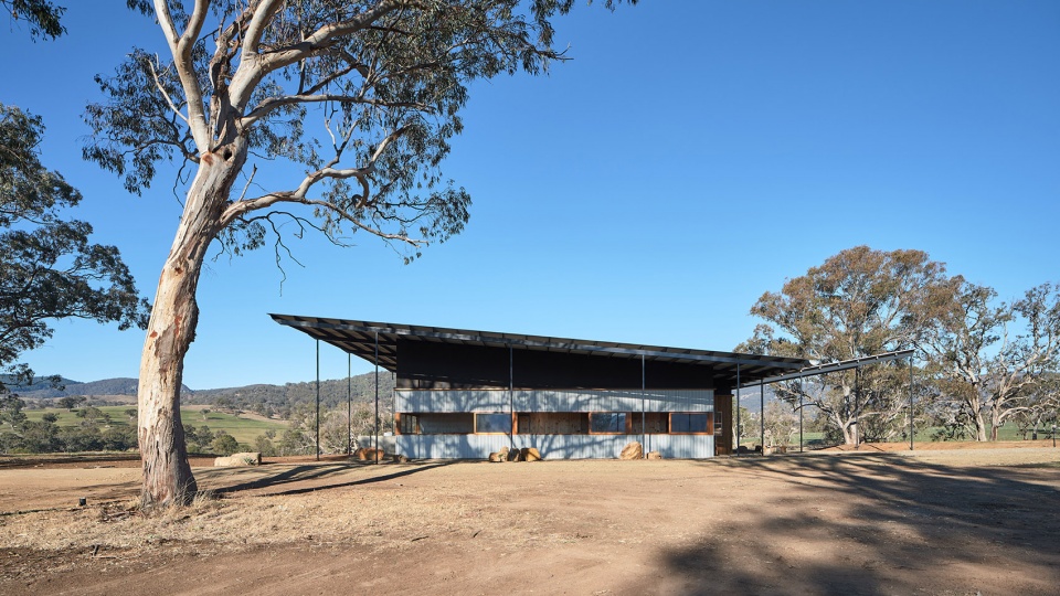 upside down akubra house by alexander symes architect