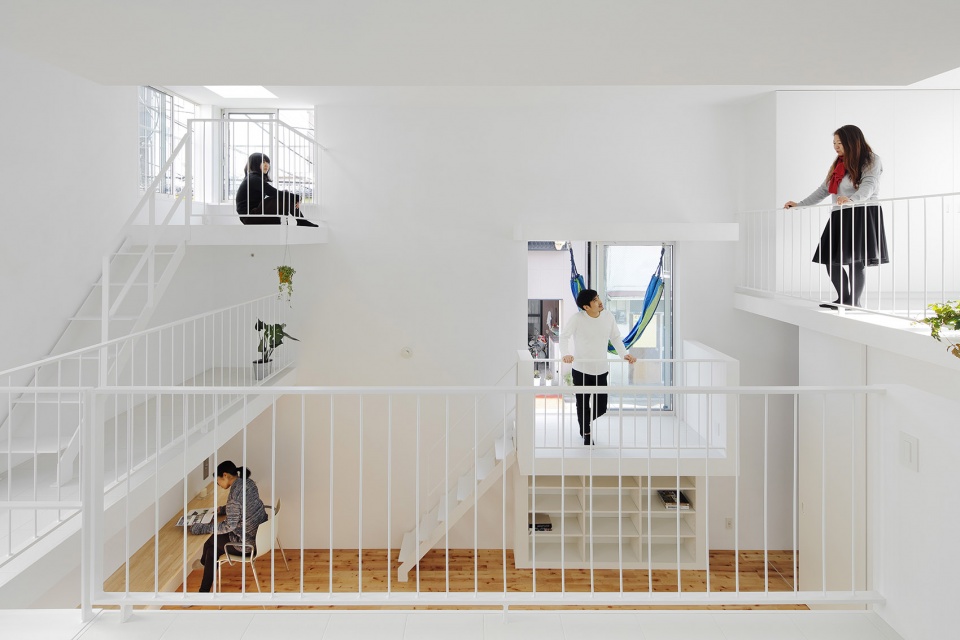 balcony house by takeshi hosaka architects