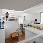 Balcony House by Takeshi Hosaka Architects