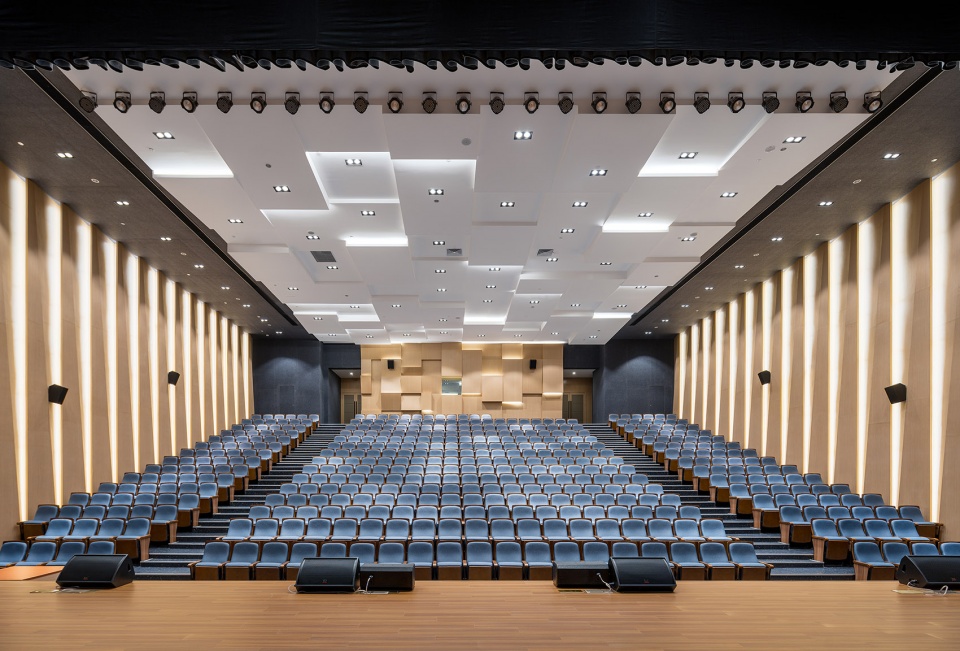 shanghai united international school qingpu campus china by tobe architects