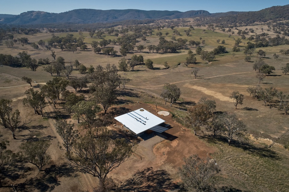 upside down akubra house by alexander symes architect