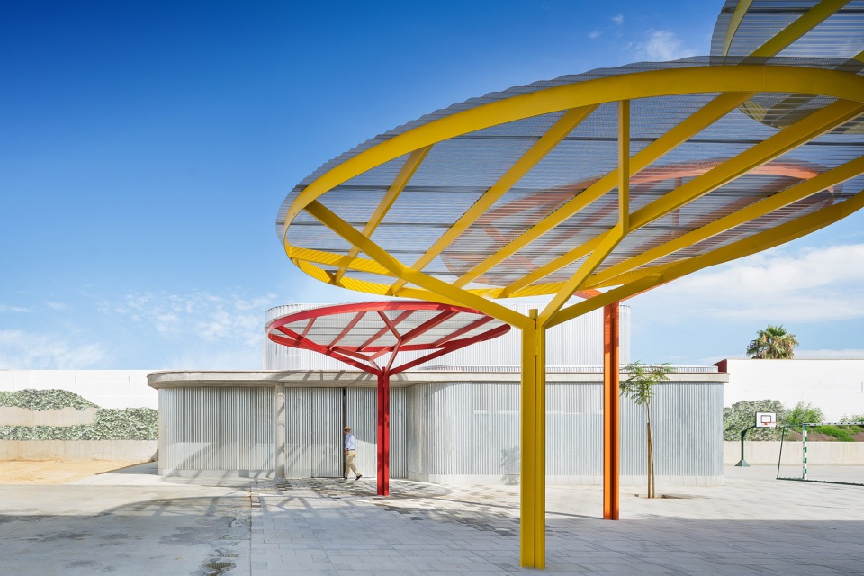 eucaliptus school by gabriel verd arquitectos