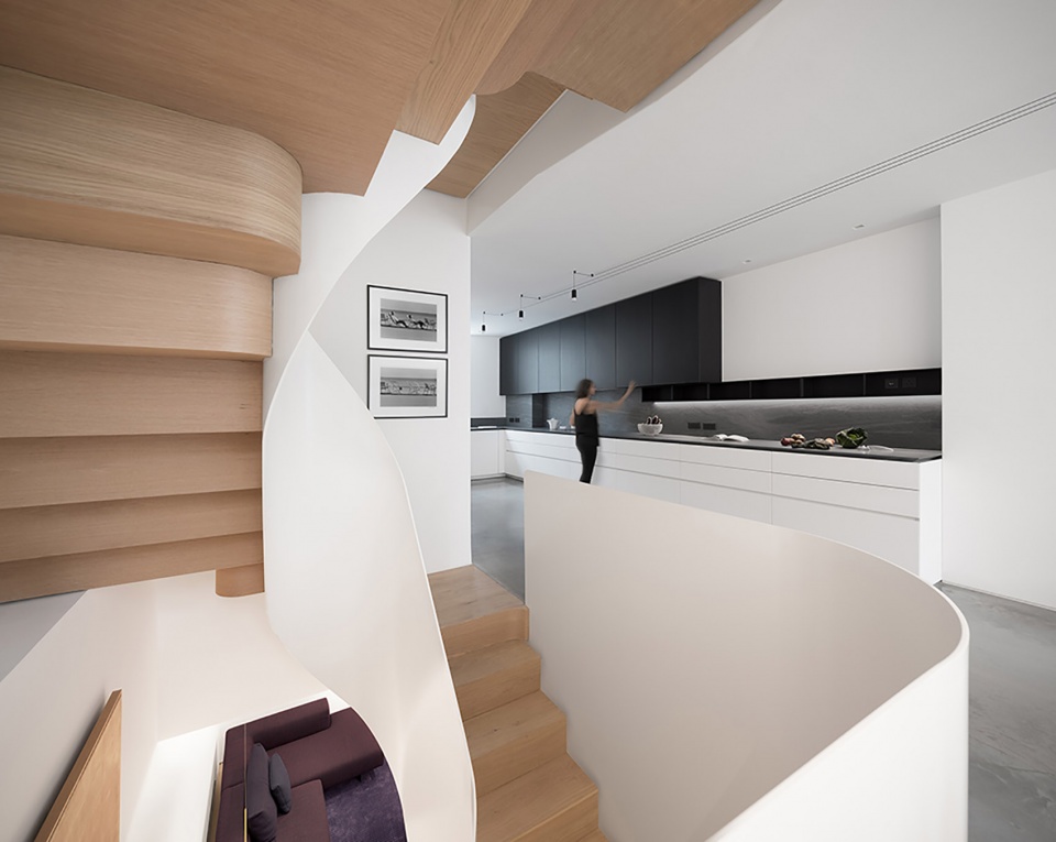 light falls by flow architecture magrits